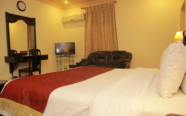 Hotel One Lalazar Multan