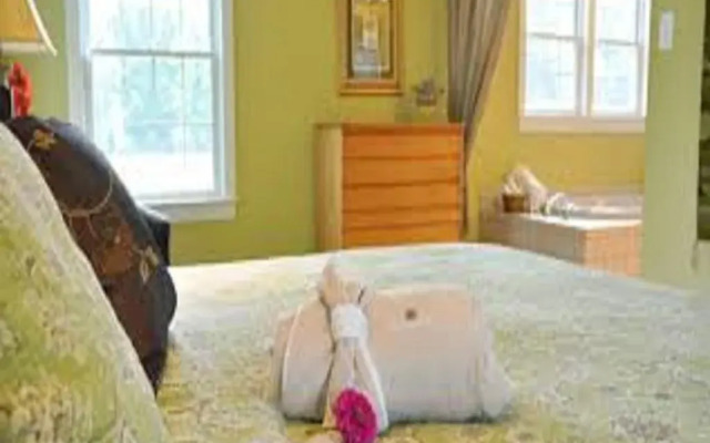 Inn at Huntingfield Creek