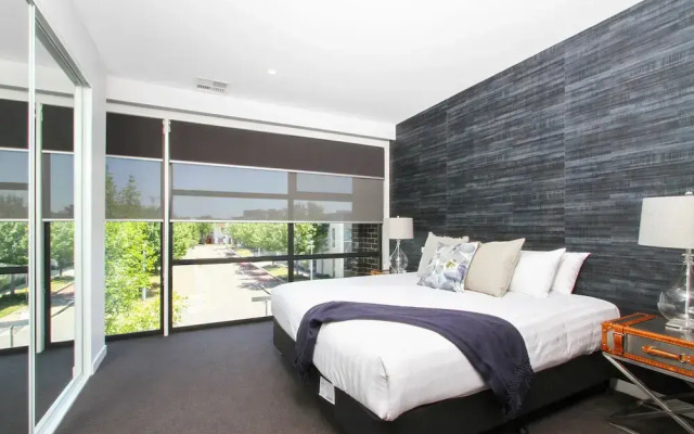 Accommodate Canberra - Dockside