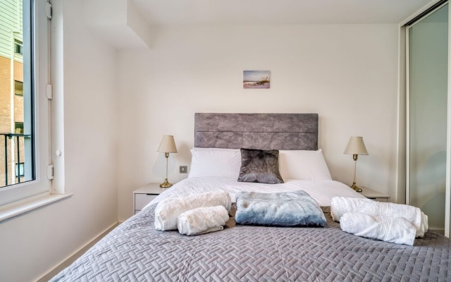 Apartment 422