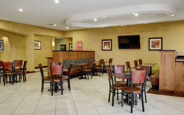 Comfort Inn And Suites Alvarado