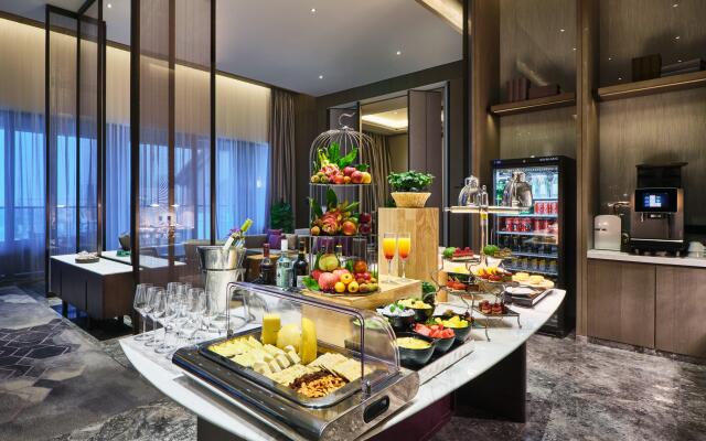 Crowne Plaza Wuxi Lake View by IHG