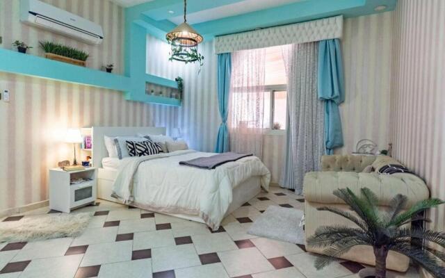 Cheerful 5-Bedroom Villa with Pool