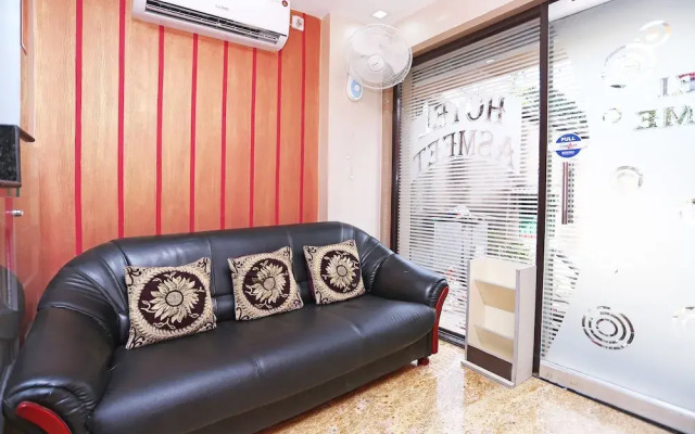 OYO 9975 Hotel Asmeet