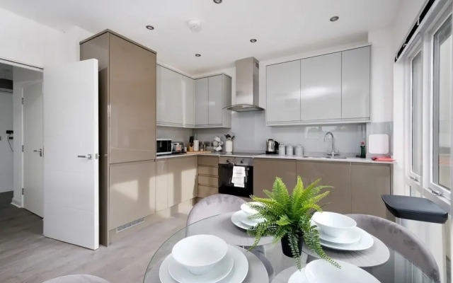 Town Center 2 bed Serviced Apartment 8