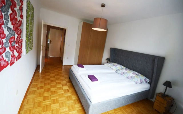 Naschmarkt Premium in Your Vienna