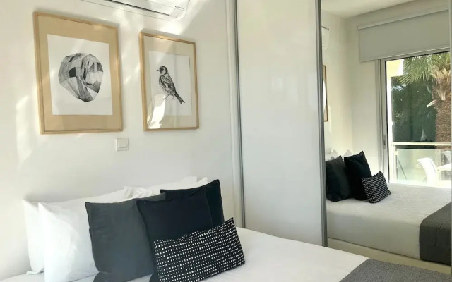 Constantinos Seaview Residence