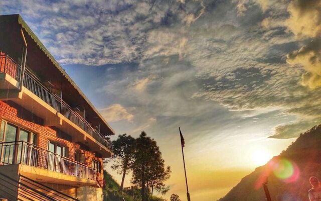 Safarmaina Resort