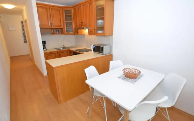 Modish Apartment in Nova Pec Near Lake