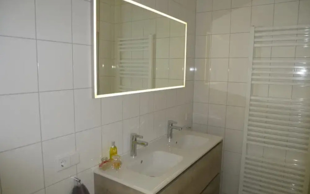 Contemporary Apartment in Kamperland near Lake