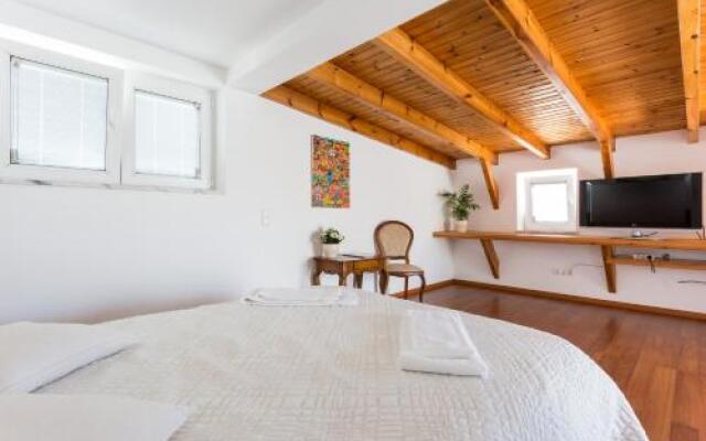 Carol's Beco Apartments by Seewest