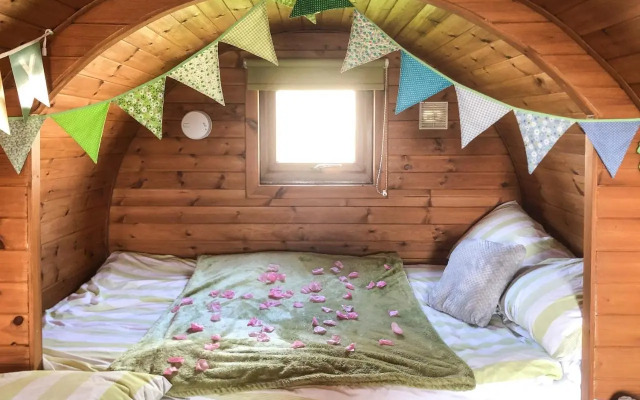 Rivendell Glamping Pod - UK11881