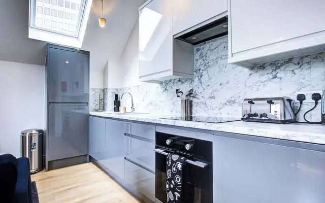 Hybrid Resi - New Malden