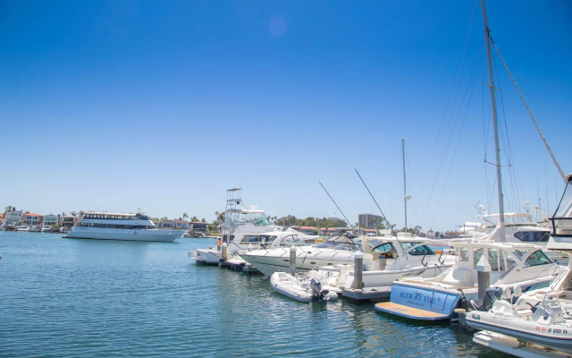 Holiday Inn Express Newport Beach by IHG