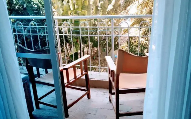 Lovely 2 bedroom beach front apartment