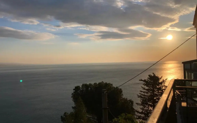 Luna Convento Resort