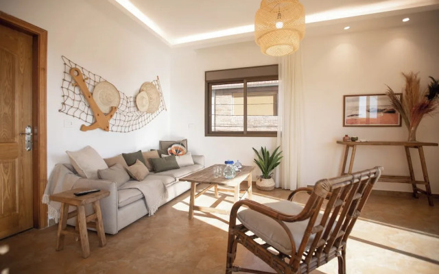 Akl - Chic Apts & Balconies in Batroun