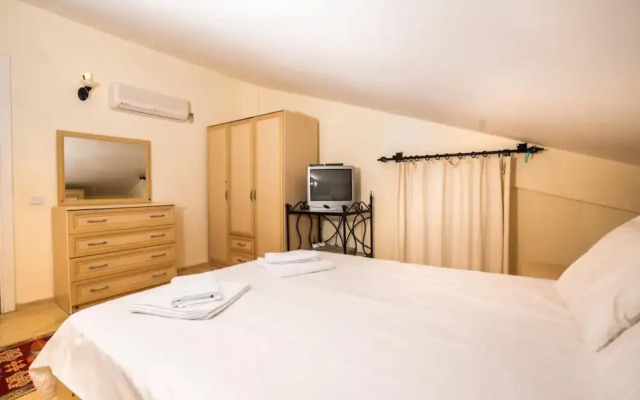Lovely Flat Near Beach With Shared Pool in Kalkan
