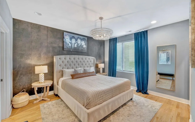 Rooftop Deck Shuffleboard BBQ Near Downtown