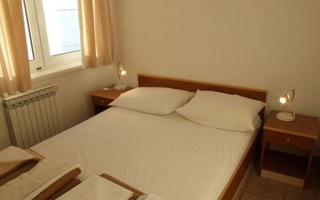 Vila 4m - Boarding House And Apartments