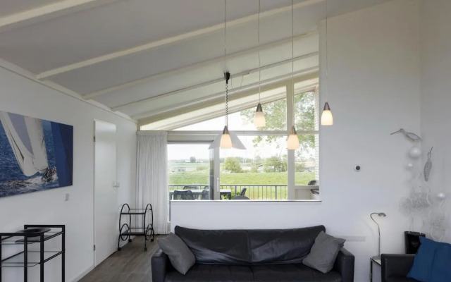 Holiday Home With Microwave, in a Holiday Park, Beach Within Walking Distance
