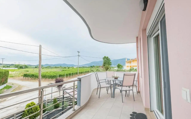 Design Suites Efharis (Brusco)