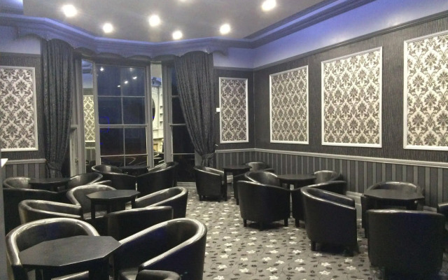 The Carlton Hotel