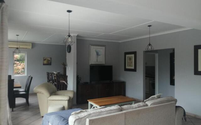 84 Leonora Drive - Family Holiday Home