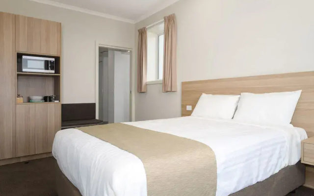 Somerset Hotel