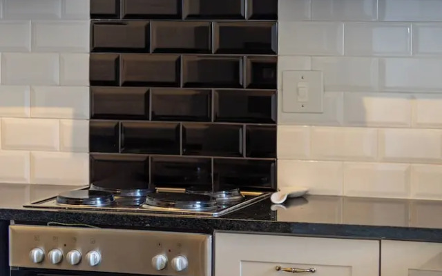 2 Bedroom, Mountain View Penthouse, Century City