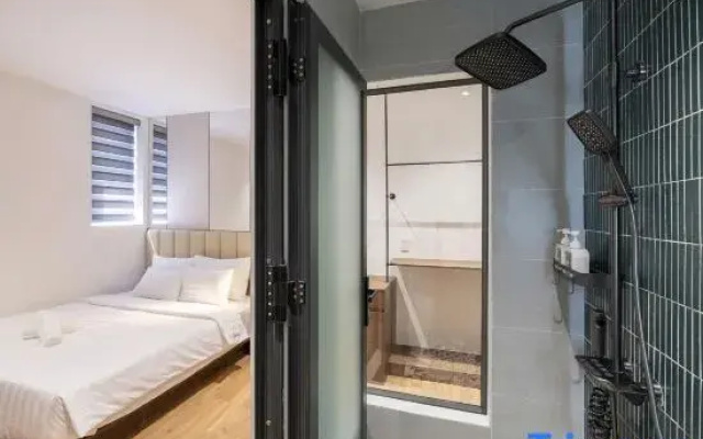 La Hotel Duong So 21