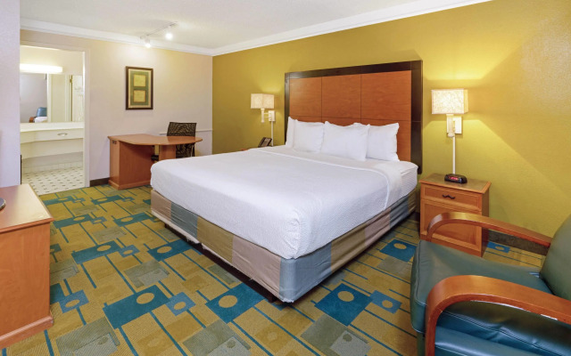 Travelodge by Wyndham Phoenix North