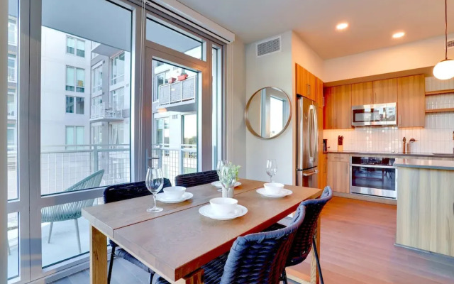 Prime Metro Proximity Condo at Clarendon
