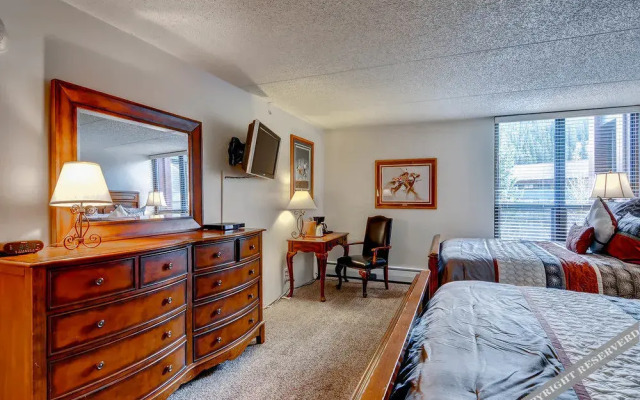 Mountain Plaza at Center Village by Copper Mountain Lodging