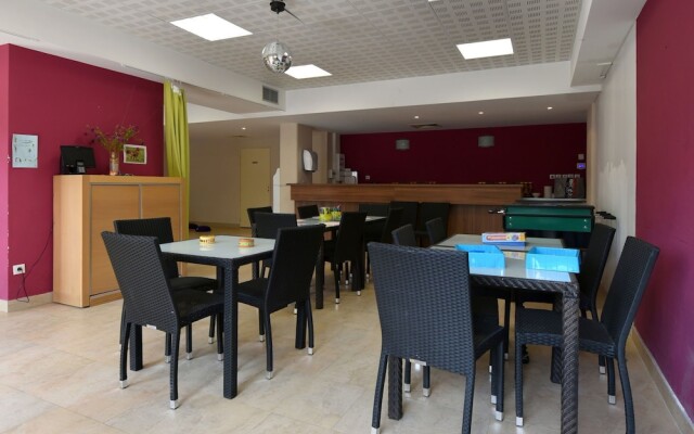 Family Apartment With Balcony 200 m. From the City Center