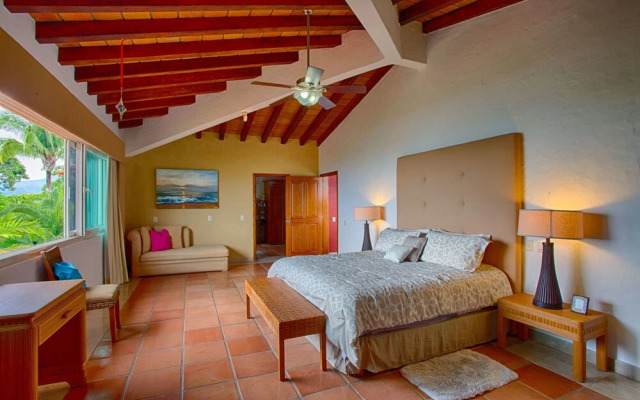 Ventanas al Mar 4 BR by Casago