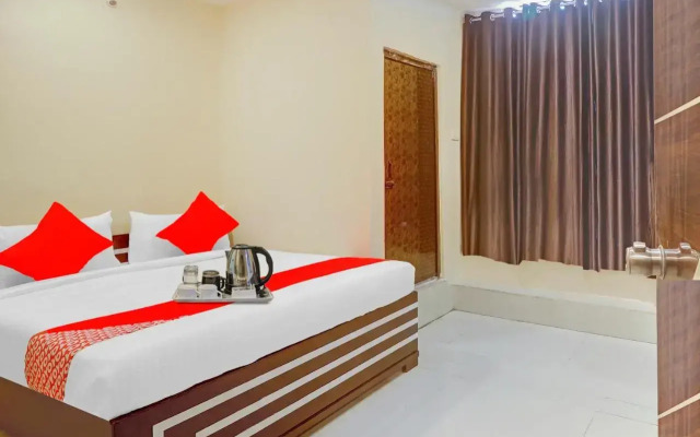 OYO 70302 Aayush Stay Inn