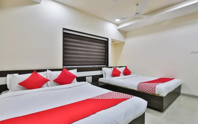 Varma Palace By OYO Rooms