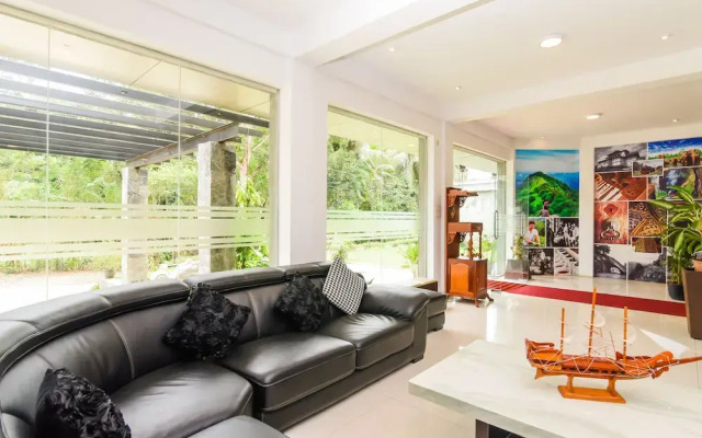 Capital O 404 Lagone Resort