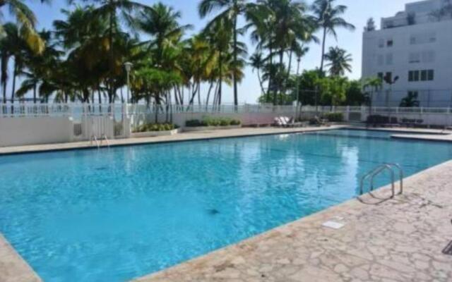 Beach Front Apt at Marbella del Caribe 6