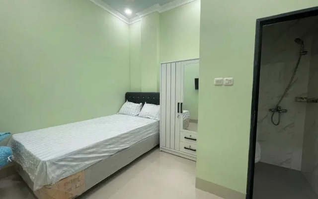 OYO 93664 Homestay Purirano