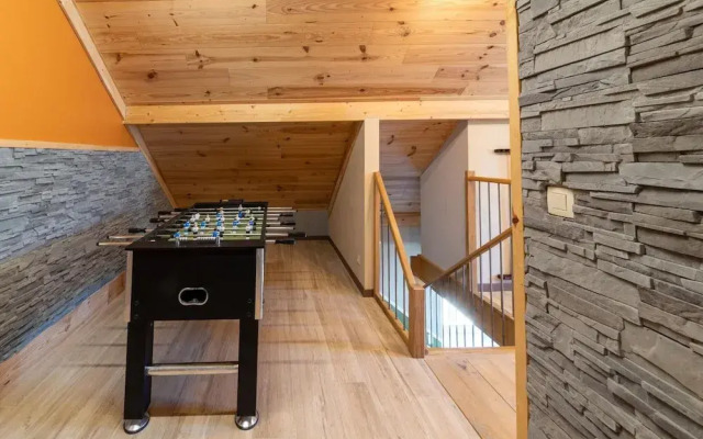 Spacious Getaway Near Spa F1