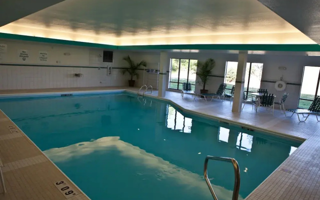 Holiday Inn Express & Suites Lansing-Dimondale