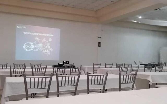 Hotel El Cason and Suites