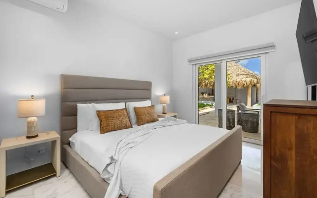 The Court Villa - 8 Bed 8 5 Bath