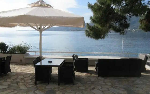Golden View Beach Hotel