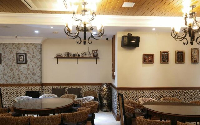 Daily Mega Holiday Hotel