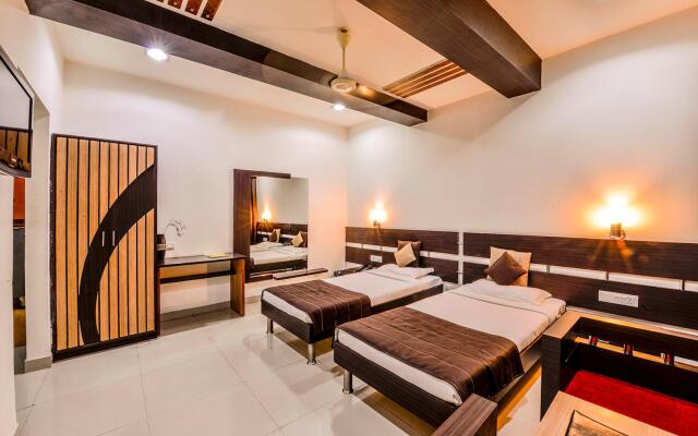 Raghu Mahal Hotel