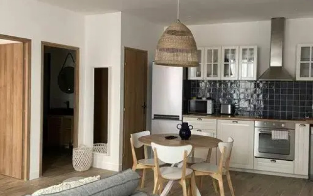 Cassis centre, superbe appartement neuf, 50m port.