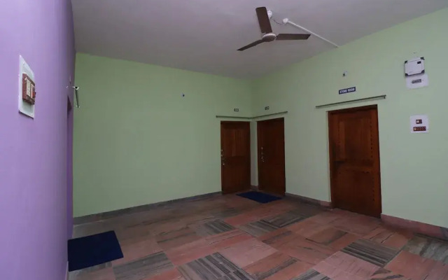 Oyo 30710 Maa Banadurga Homestay